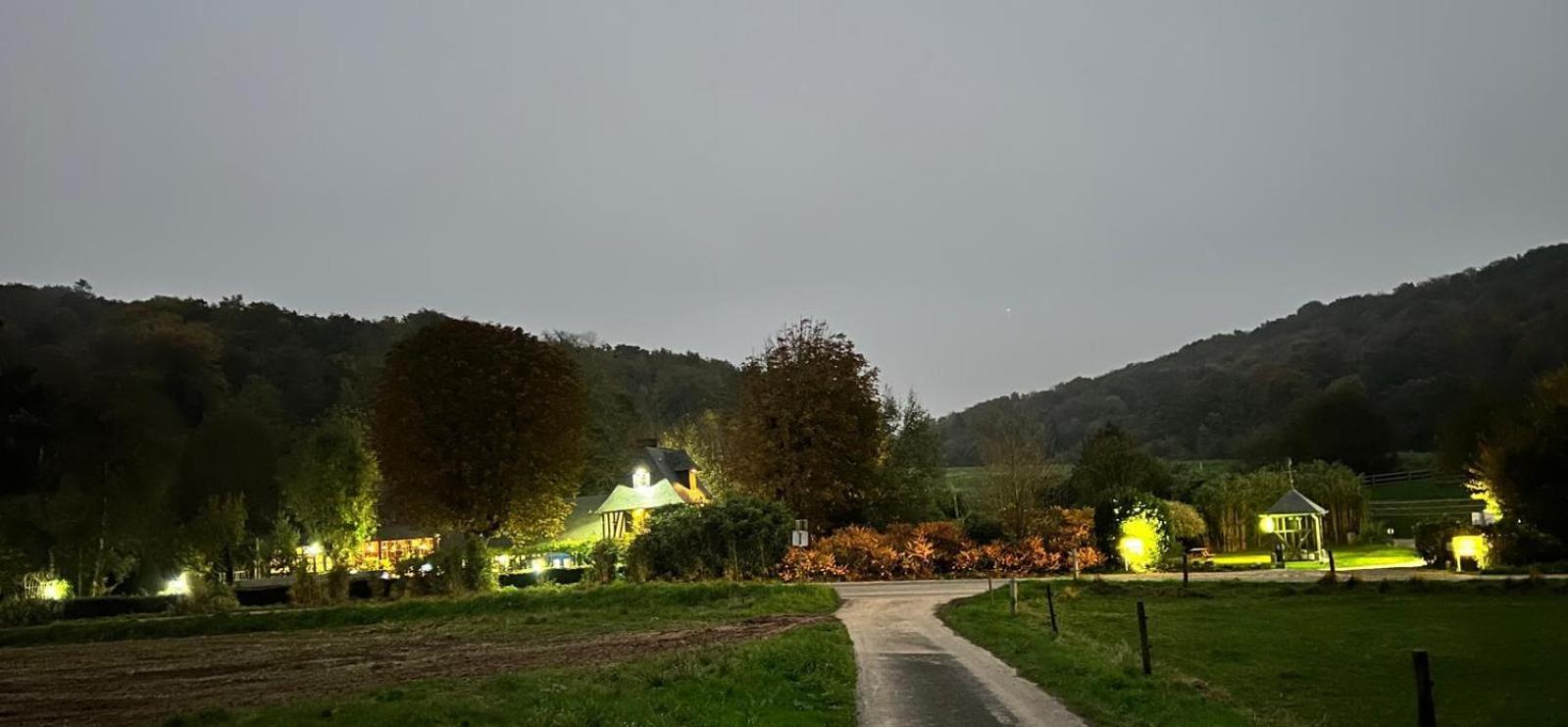 Auberge Du Val Au Cesne Saint-Clair-sur-les-Monts Ngoại thất bức ảnh